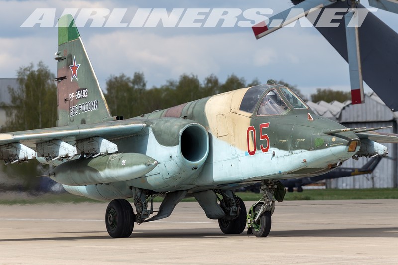 Tuong tan so may bay Su-25 moi duoc tang cuong den Syria-Hinh-4