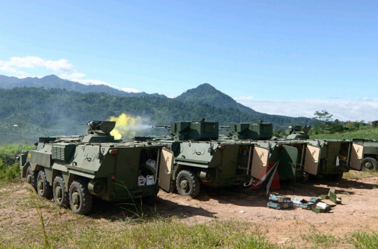 Dang gom dan xe thiet giap BTR-4M cua TQLC Indonesia