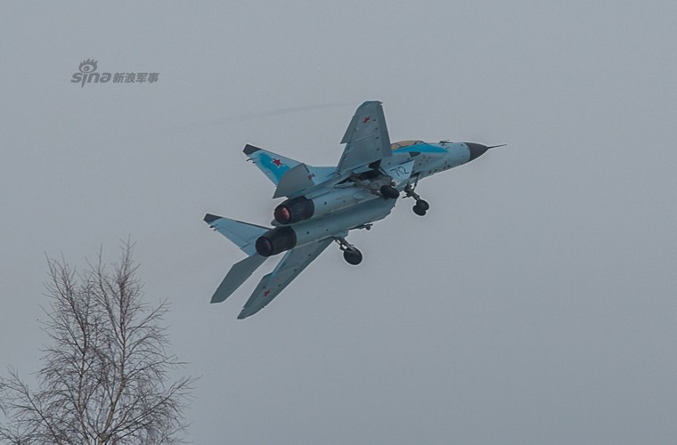 Hoanh trang canh tiem kich MiG-35 tien vao bau troi-Hinh-8