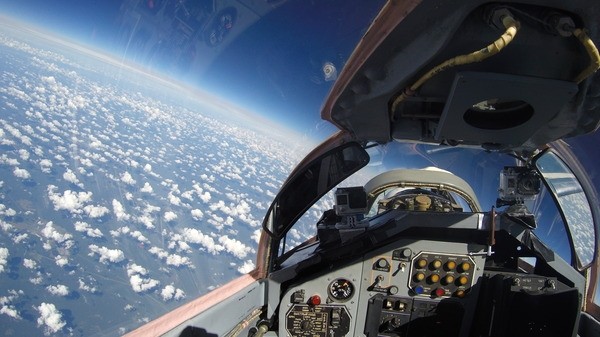 Chong mat goc anh tu buong lai tiem kich MiG-29