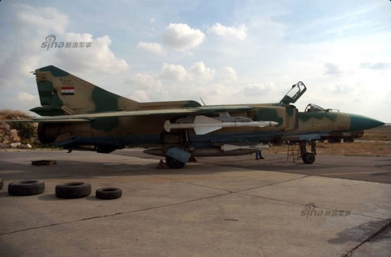 Khoanh khac tiem kich MiG-23 Syria nem bom xong, cuong cuong thao chay-Hinh-13