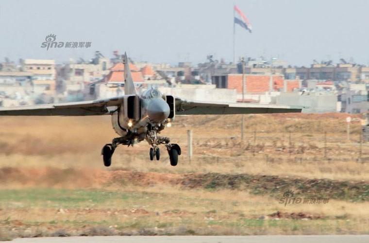 Khoanh khac tiem kich MiG-23 Syria nem bom xong, cuong cuong thao chay-Hinh-14