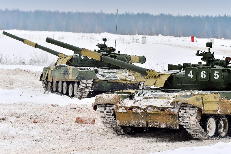 Muc kich xe tang T-80U tap tran bao ve Moscow-Hinh-6