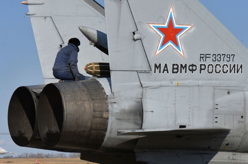 Theo doi tiem kich MiG-31 chuan bi vuot 2.200km danh chan-Hinh-3