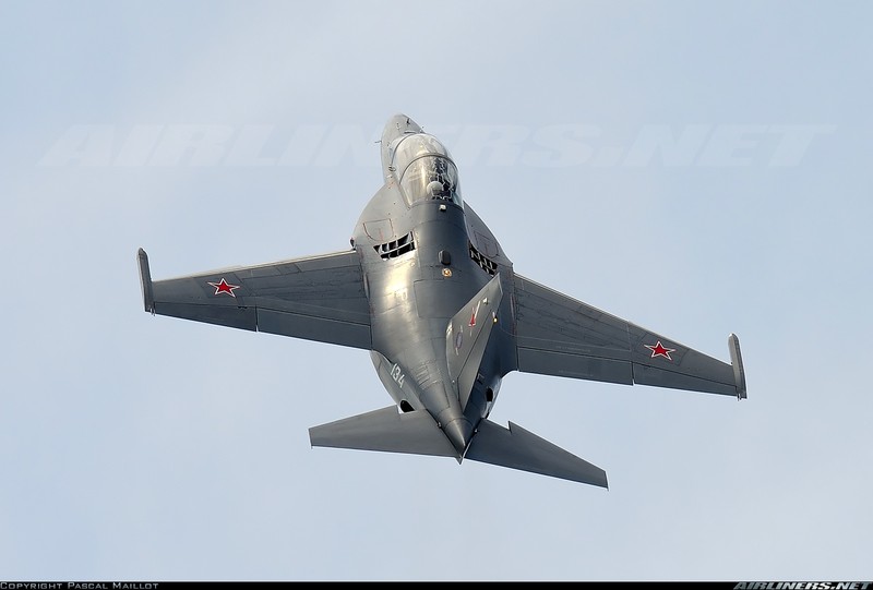 Chuyen gia Nga khuyen Viet Nam mua may bay Yak-130-Hinh-8