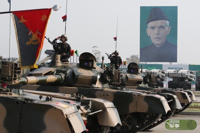 Soi loat vu khi “khung” Quan doi Pakistan dem ra duyet binh-Hinh-3