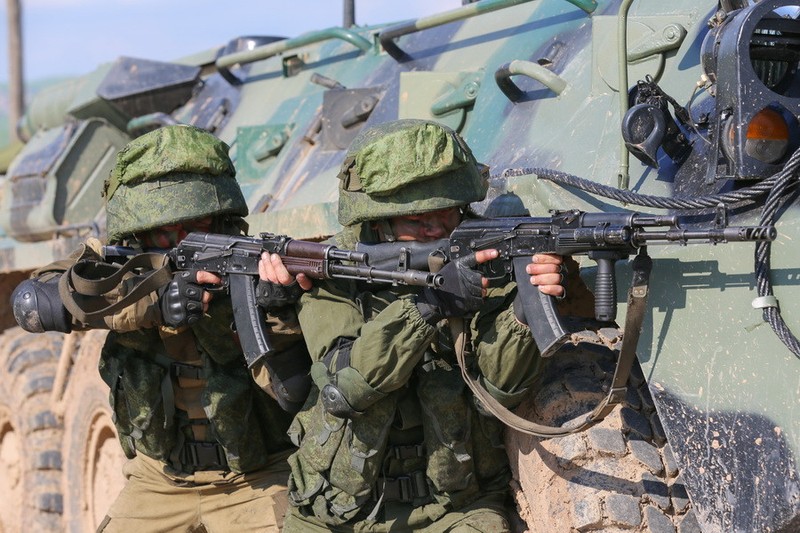 Hoanh trang cuoc tap tran chong khung bo cua Nga va Tajikistan-Hinh-10