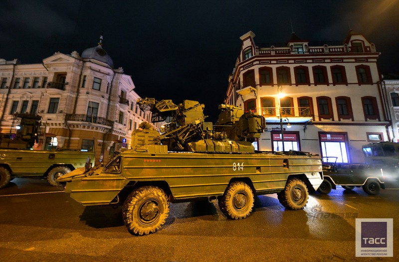 Dan vu khi “khung” tien vao Vladivostok trong dem lam gi?-Hinh-10