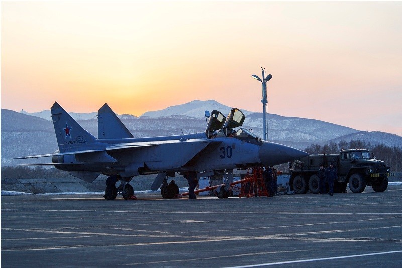 Muc kich cuoc di san dem cua may bay MiG-31-Hinh-2