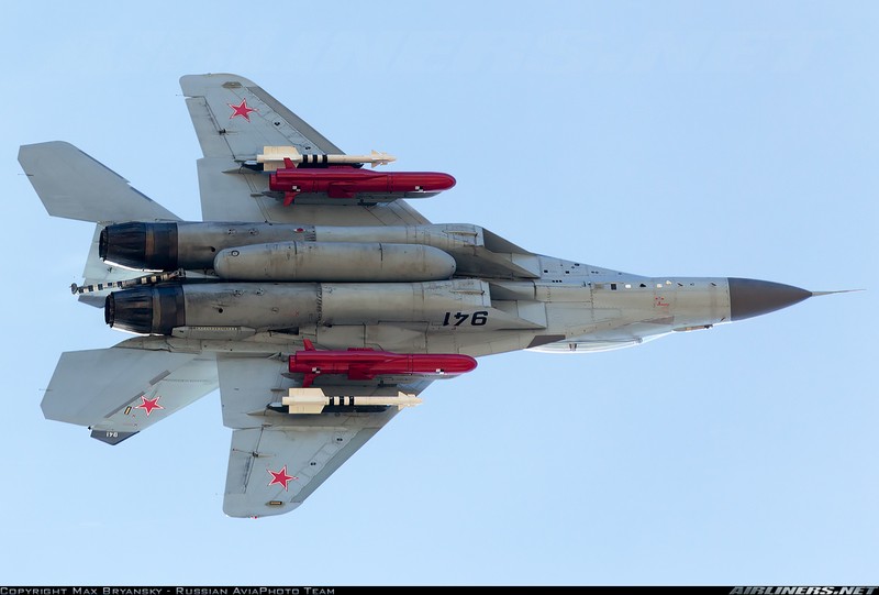 Hien truong MiG-29K gap nan lat ngua, chong vo-Hinh-9