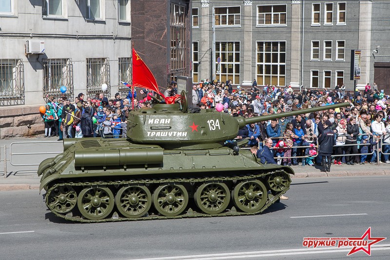 “Quai thu” SU-152 bat ngo tai xuat trong duyet binh o Nga-Hinh-12