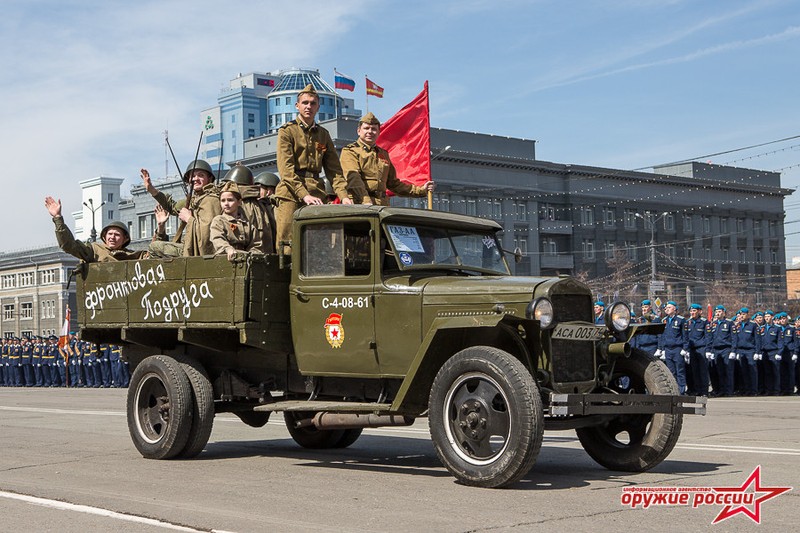 “Quai thu” SU-152 bat ngo tai xuat trong duyet binh o Nga-Hinh-9