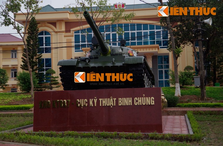 Mot ngay lam viec kho du tru tang thiet giap Viet Nam-Hinh-2