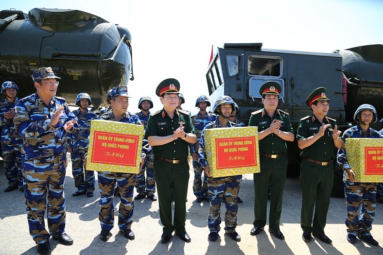 Cuc hiem khoanh khac ten lua P-35B Viet Nam “cat canh”