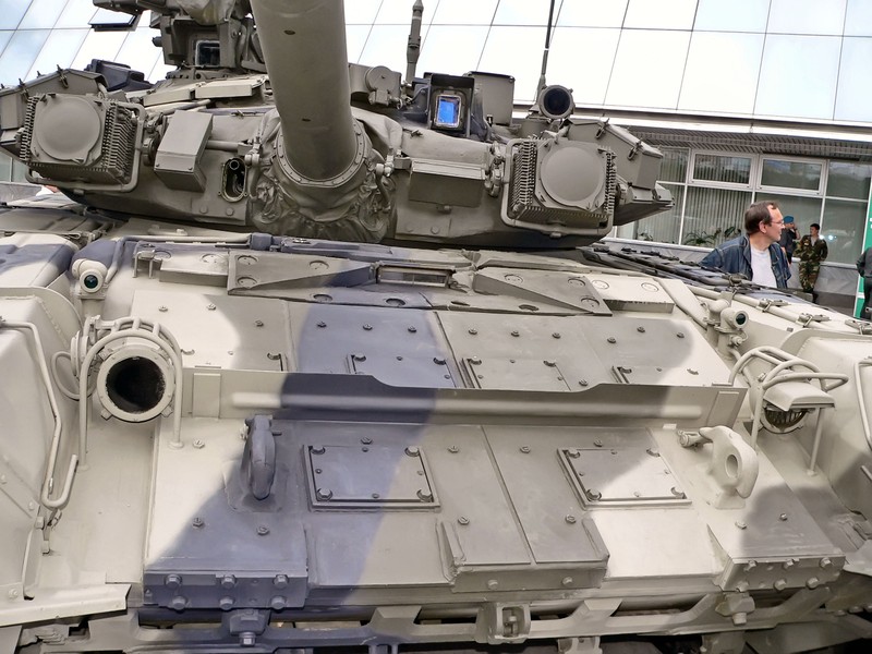 Bi an nhung chiec xe tang T-90 “nat nhu tuong” o Kubinka-Hinh-7
