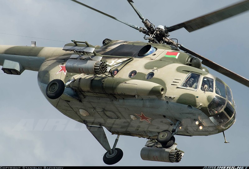 Truc thang Mi-8 lap ky luc vo tien khoang hau-Hinh-10