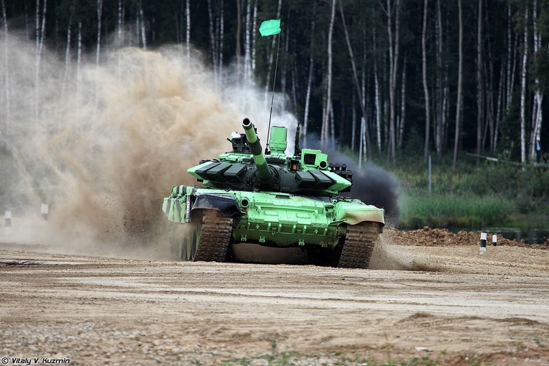 Kinh ngac: Bo doi Lao muon xe tang T-72 di thi-Hinh-4