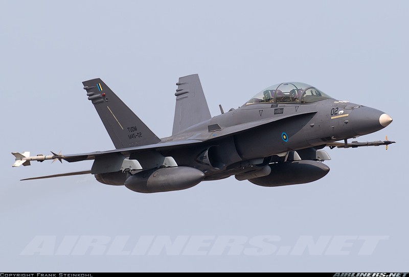 Tinh nang “khung” tiem kich F/A-18D Malaysia sau nang cap