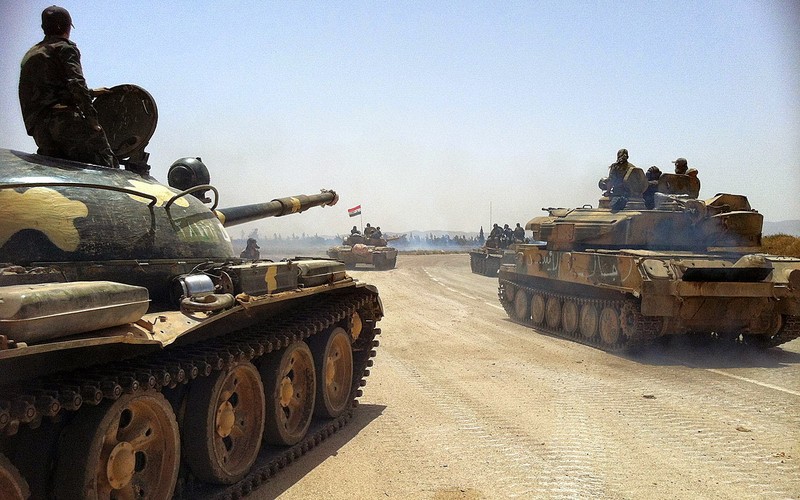 Khiep uy luc xe tang chu luc cua phien quan Syria-Hinh-4