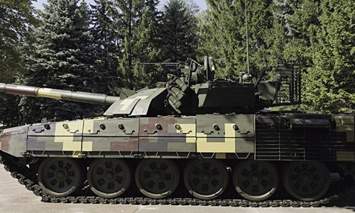 Ghen tuc T-72B3, Ukraine ra mat xe tang T-72AMT canh tranh-Hinh-2