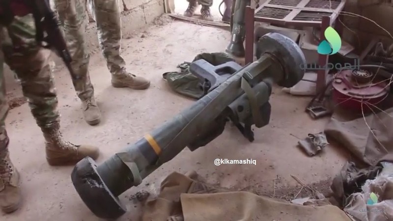 Phien quan IS co ten lua chong tang Javelin, Nga-Syria “chet soc“