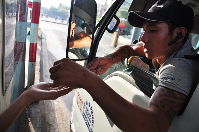 Tai xe dung tien xu tra phi, BOT Bien Hoa xa tram