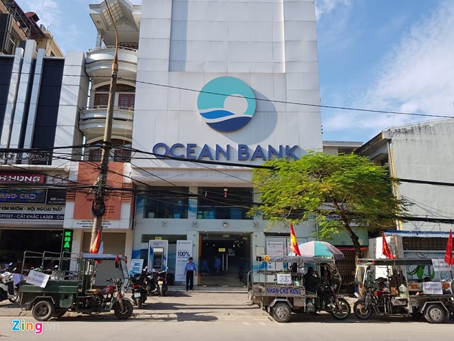 400 ty dong "mat tich" tai OceanBank Hai Phong: Nhieu khach hang nhap vien