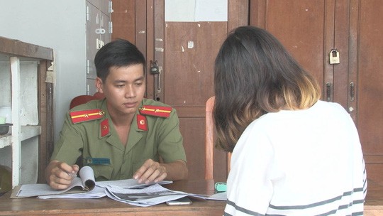 Su that "dong troi" sau buc anh bi ke bien thai rach tay