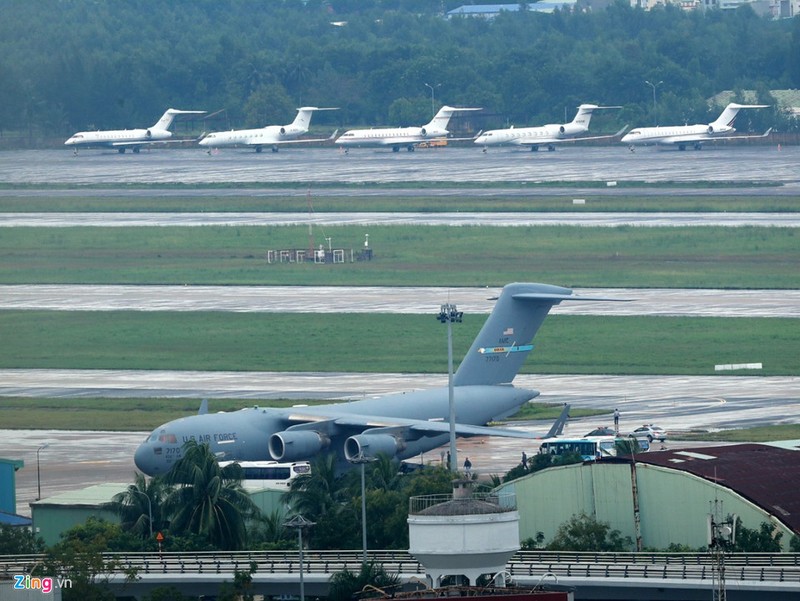 &quot;Ngua tho&quot; C-17 cho doan xe cua Tong thong Trump toi Da Nang-Hinh-8