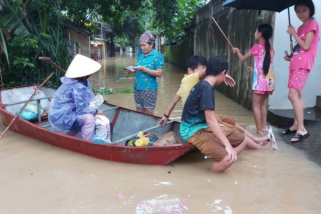 Ngap lut o Thanh Hoa: Nuoc dang khong ngung, di doi 7.000 nguoi-Hinh-6