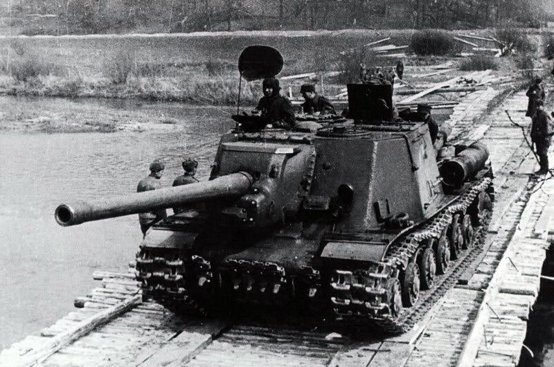 Sieu phao tu hanh ISU-152 khien xe tang Duc 