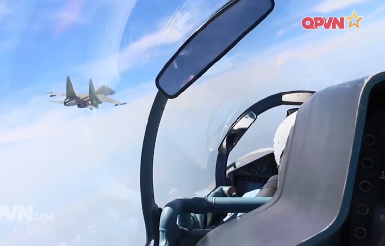 VN nghien cuu che tao vat tu sua chua may bay Su-27-Hinh-4