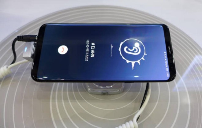 Smartphone nam 2019 cua Samsung se khong co loa thoai?