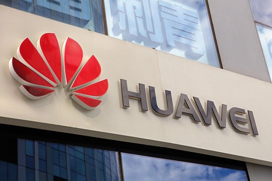 Ba Lan bat giam doc Huawei ve toi “lam gian diep”