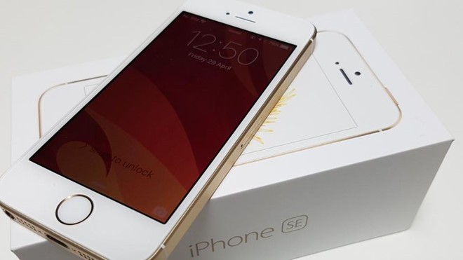 Apple bat ngo ban lai iPhone SE-Hinh-2