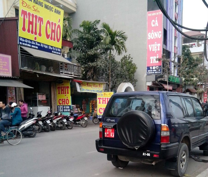 “Chop” hang loat xe bien xanh - do di nhau, karaoke-Hinh-5