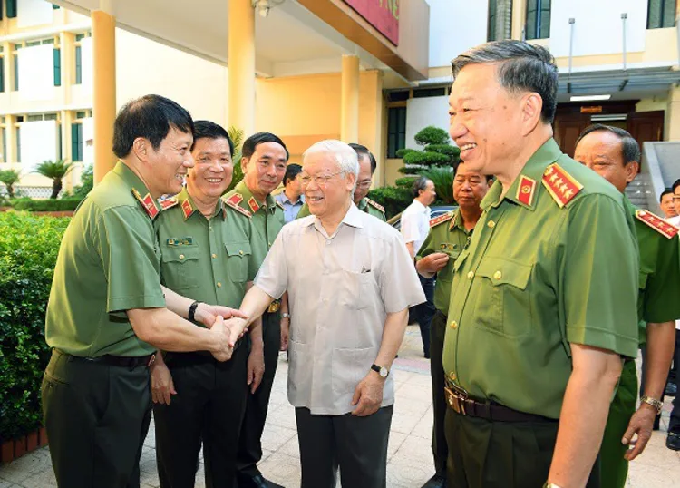 Tong Bi thu Nguyen Phu Trong voi su nghiep bao ve an ninh quoc gia-Hinh-3