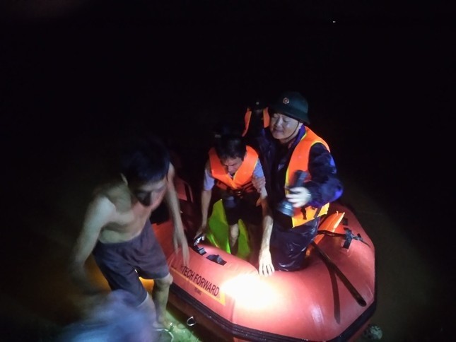 Lu tran qua de boi, Bac Giang so tan dan ngay trong dem