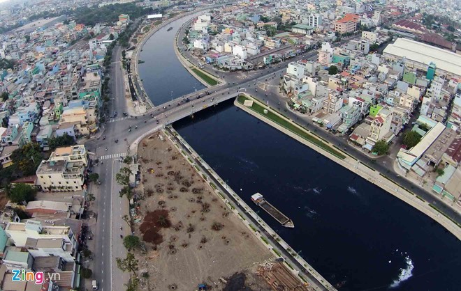 Tu tren cao, ngam kenh Tan Hoa - Lo Gom hoi sinh-Hinh-2