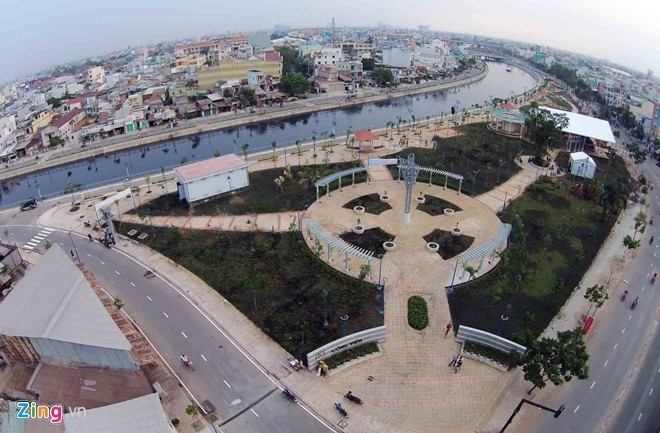 Tu tren cao, ngam kenh Tan Hoa - Lo Gom hoi sinh-Hinh-7