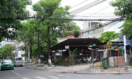 Bi Thu Da Nang dong vien con gai tra lai dat?