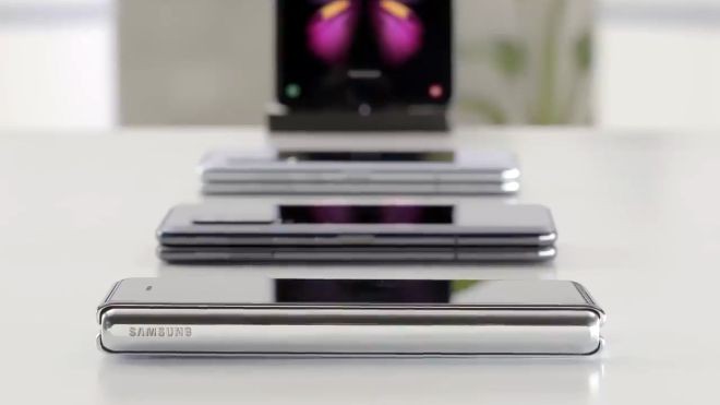 Samsung lai tri hoan Galaxy Fold them