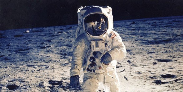 Chinh phuc Mat trang, phi hanh gia tau Apollo 11 ngay ay gio ra sao?