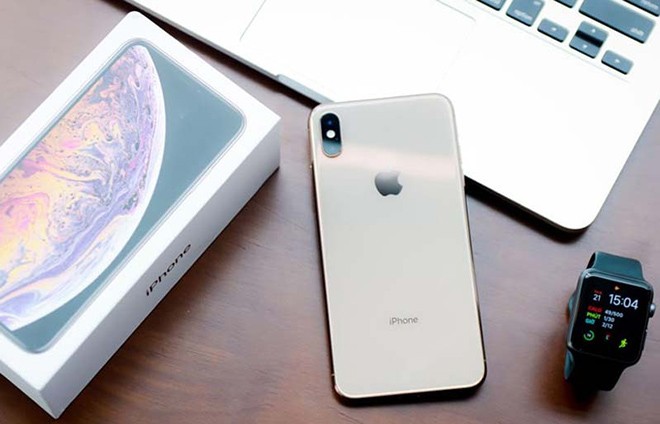 Gia chenh khong lon, nen mua iPhone X hay iPhone XS?-Hinh-2