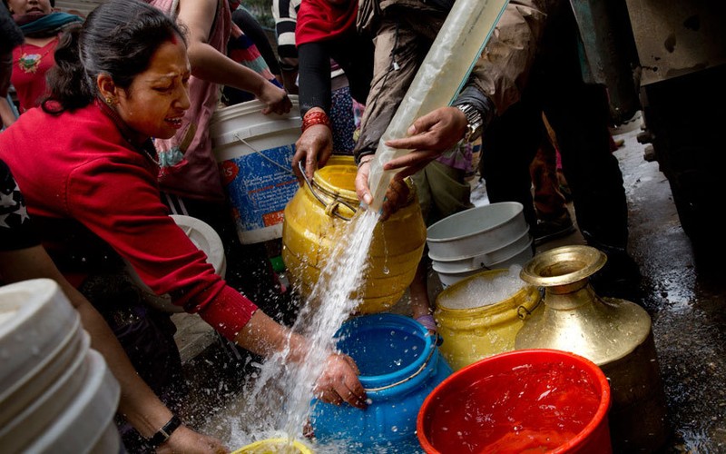 Hau dong dat Nepal: Dan chung xung dot voi canh sat-Hinh-6