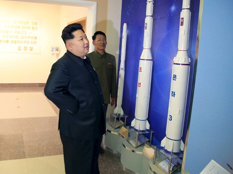 Ong Kim Jong-un: Trieu Tien phai tro thanh “cuong quoc vu tru”
