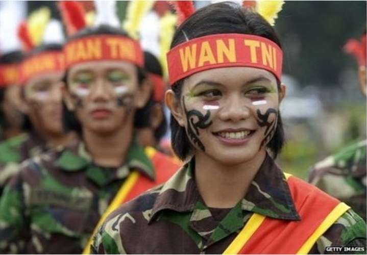 Vi sao quan doi Indonesia phai “kiem tra trinh tiet”?