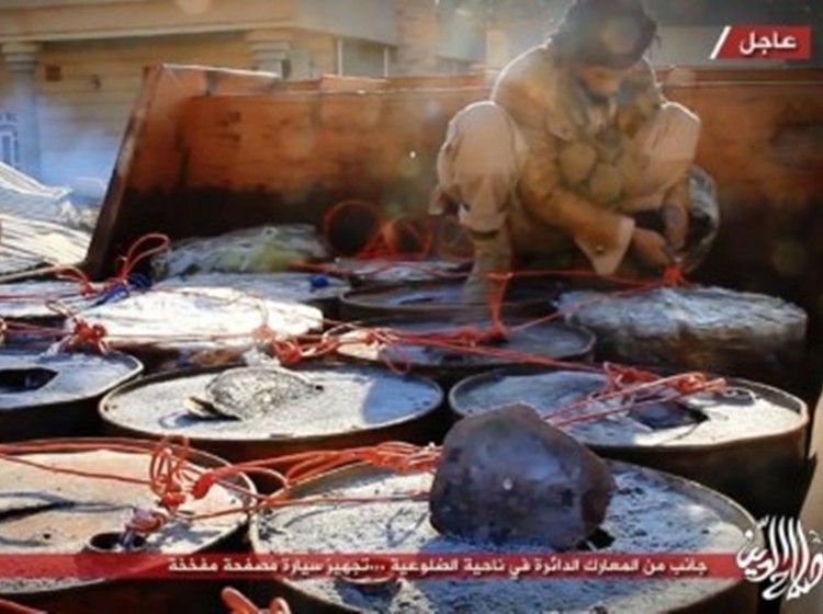 “Khong quan tren mat dat” cuc khung cua phien quan IS
