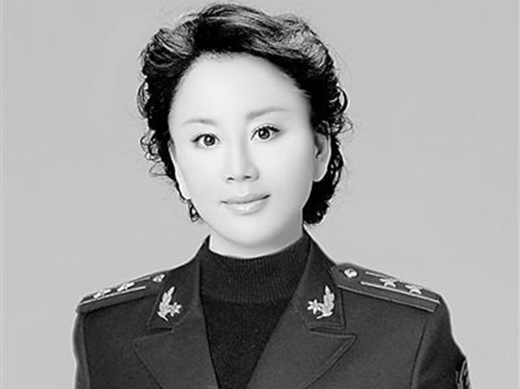 MC Feng Lin doi “than xac” lay chuc thanh vien CPPCC-Hinh-3