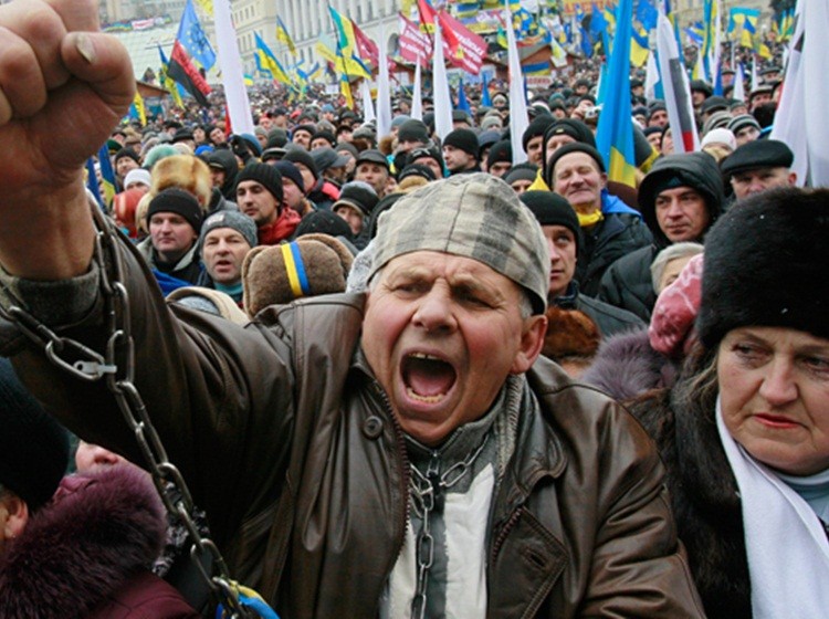 Ong Poroshenko dang lo “mat ghe” Tong thong Ukraine?